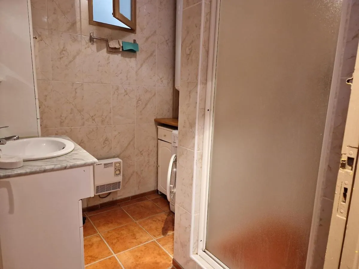 Charming Quiet Cottage -3 Bedrooms - Private Garden Pleboulle 0*,  France