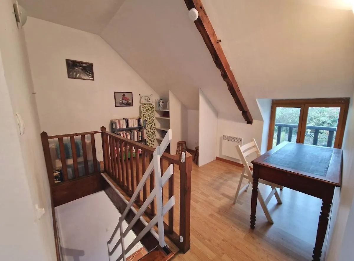 Charming Quiet Cottage -3 Bedrooms - Private Garden Pleboulle